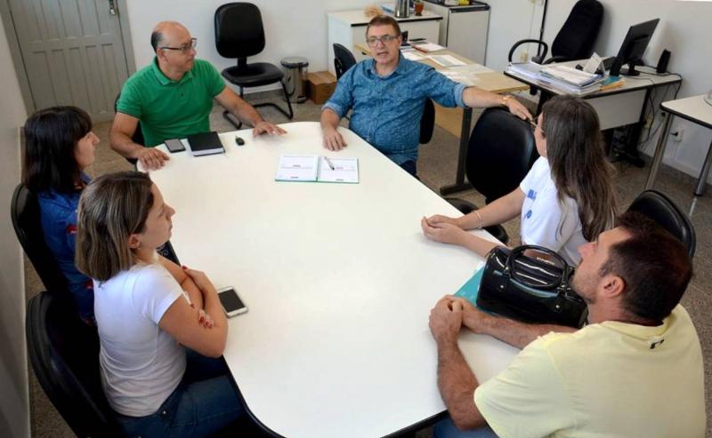 Carteira de Identificação do Autista, aprovada na Câmara, será confeccionada na Saúde
